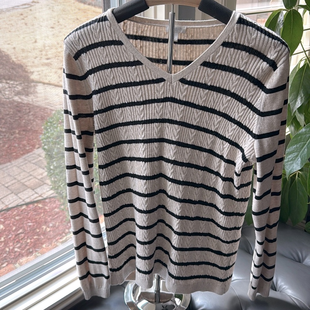 Talbots V neck sweater. 100% cotton, Sz M